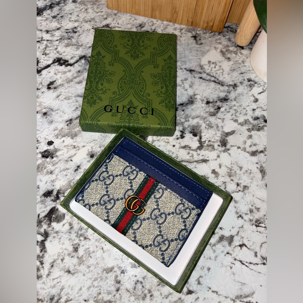 USED Gucci Navy and Beige GG Card Holder